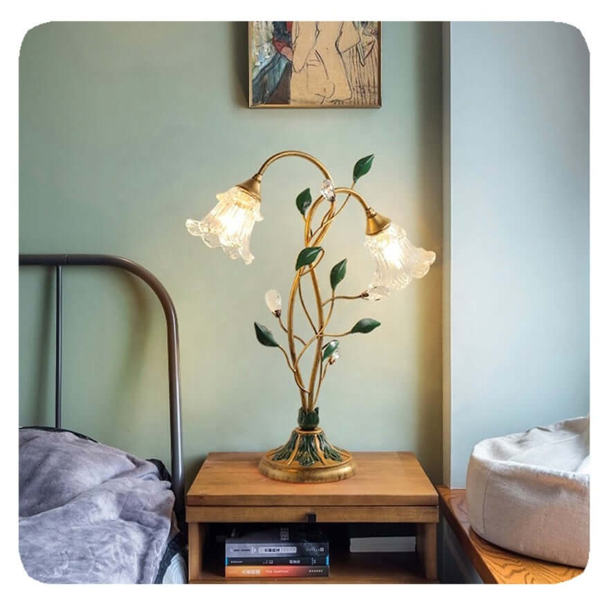 Nowa lampa stołowa w kształcie kwiatu
