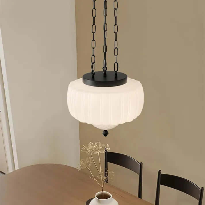 Nowoczesna minimalistyczna biała lampa wisząca