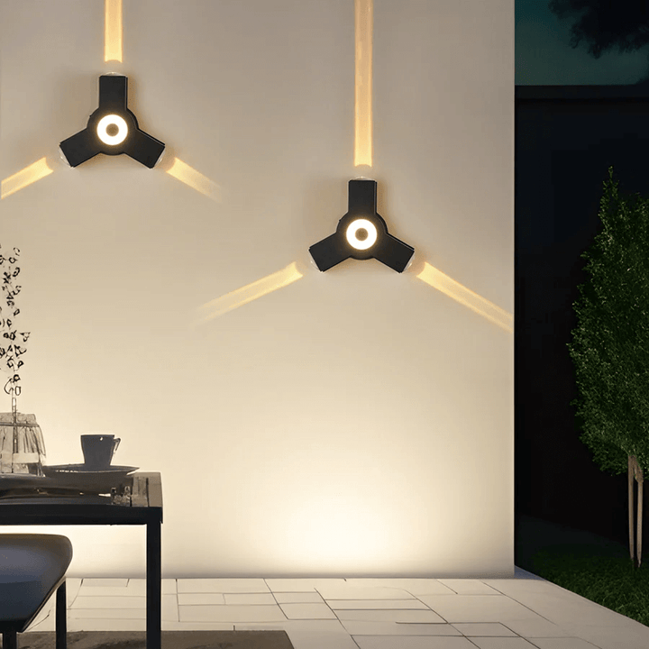 Zewnętrzna Lampa Ścienna LED - Design Krzyżowy