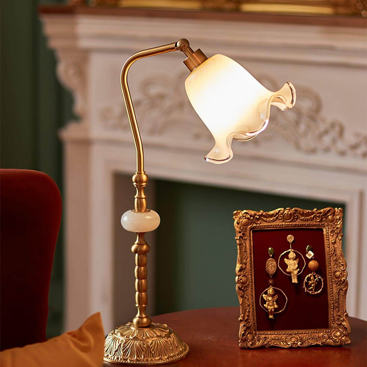 Mosiężna lampa stołowa w kształcie tulipana