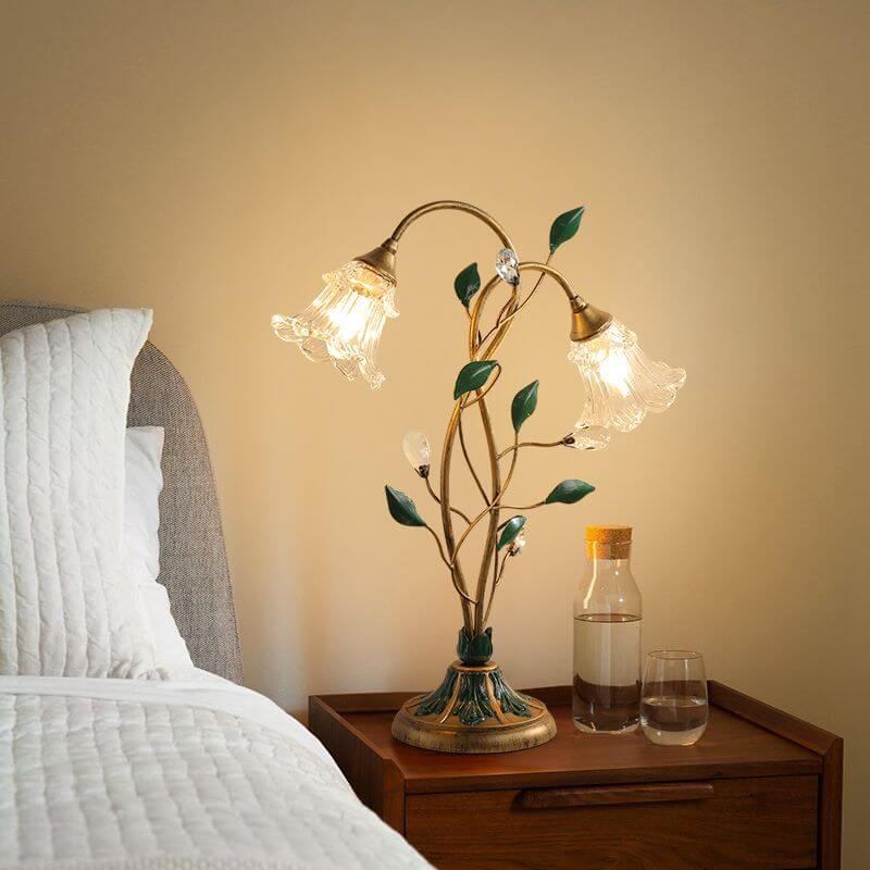 Nowa lampa stołowa w kształcie kwiatu