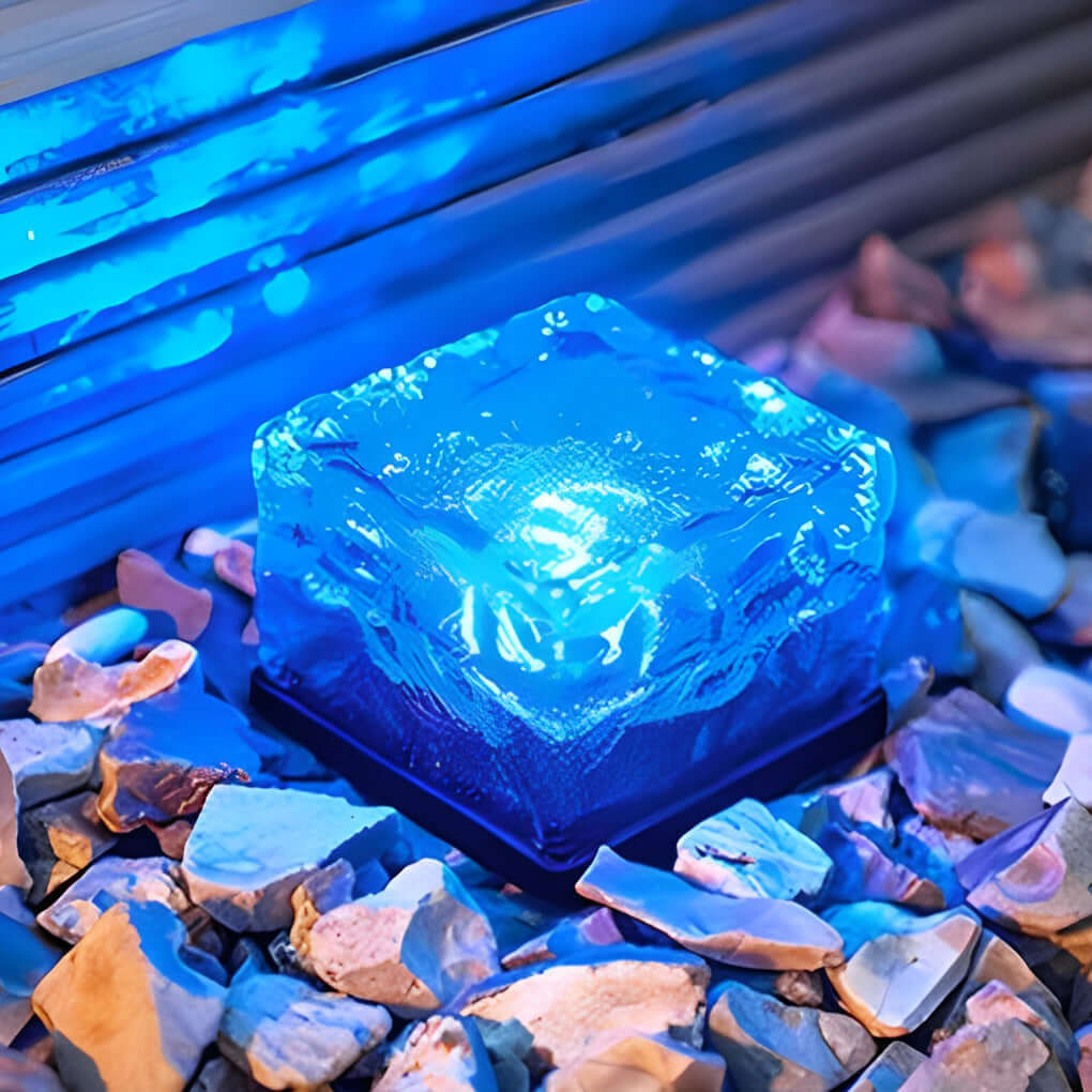 Kwadratowa lampa solarna z emitowanym światłem