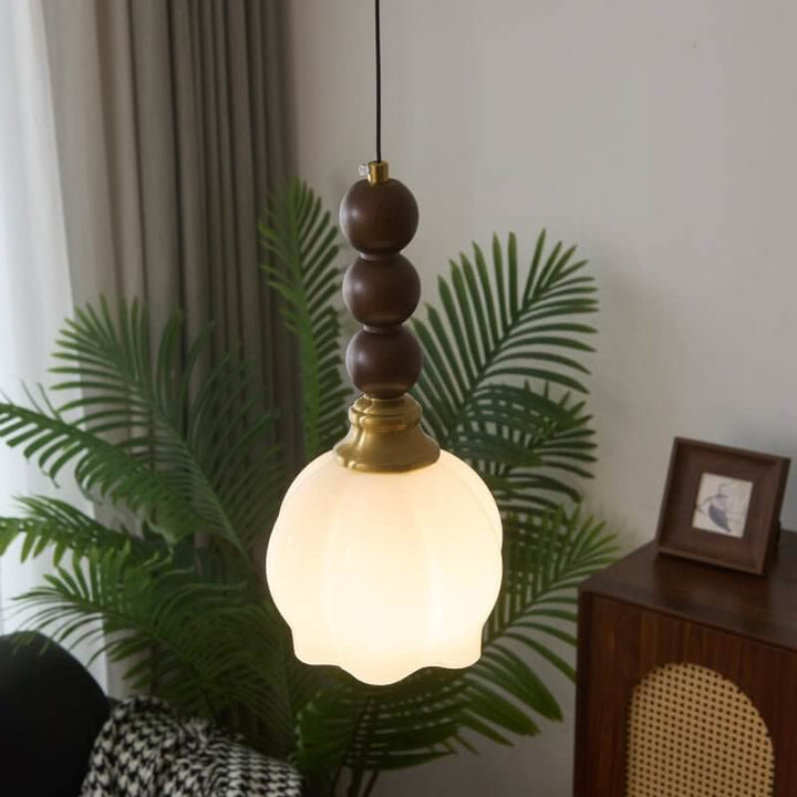Elegancka szklana, drewniana i metalowa lampa wisząca