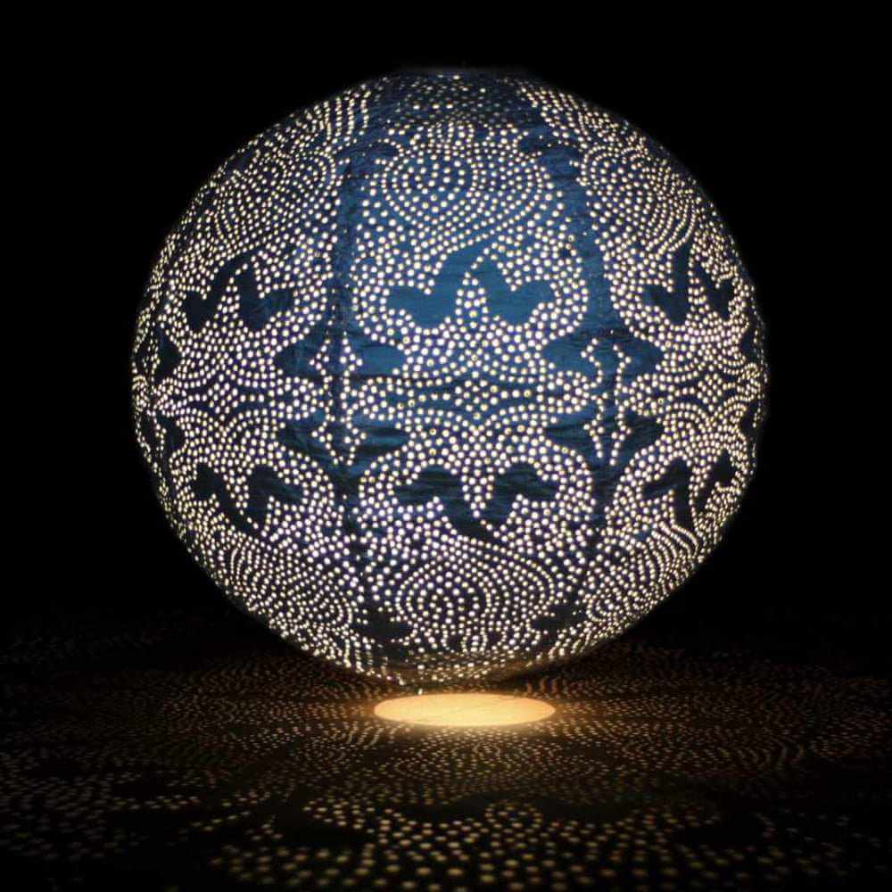 Świecąca lampa solarna globus o zmierzchu