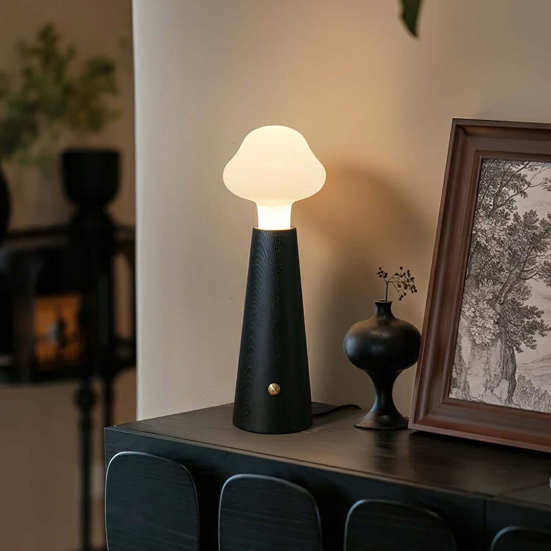Nowoczesna lampa stołowa z chmurą