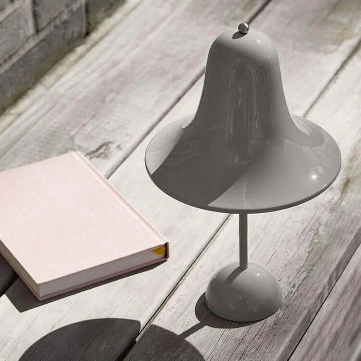Detale lampy stołowej LED Oramaglo, nowoczesne oświetlenie