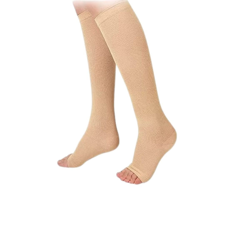 Jasnobrązowe krótkie skarpety kompresyjne, zapewniające codzienne i sportowe wsparcie, elegancki design, oddychający materiał, rozmiar S-XXL.