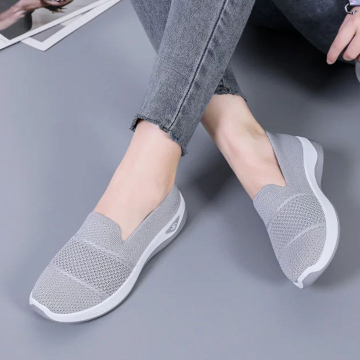 Damskie trampki ortopedyczne zapewniające komfort, elegancki design, w różnych kolorach, idealne na długie spacery.