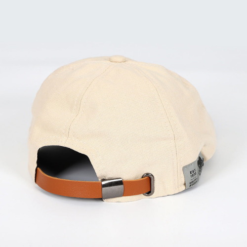 Męski regulowany beret, elegancki styl, klasyczny design, różne kolory, optymalny komfort, ponadczasowy dodatek.