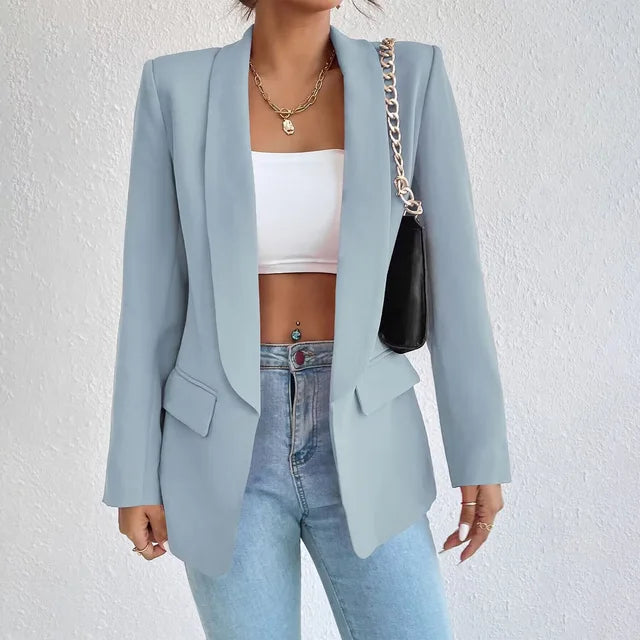 elegancki blazer damski, dopasowany krój, klasyczne linie, miękki materiał, idealny na profesjonalne okazje.