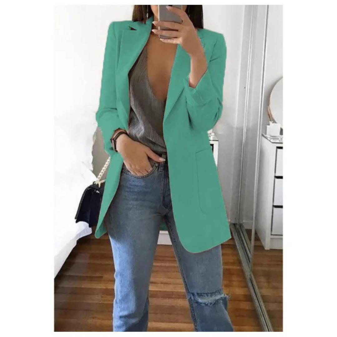 Jasnoniebieski długi blazer damski, lekki i elegancki, idealny na wiosnę i lato.