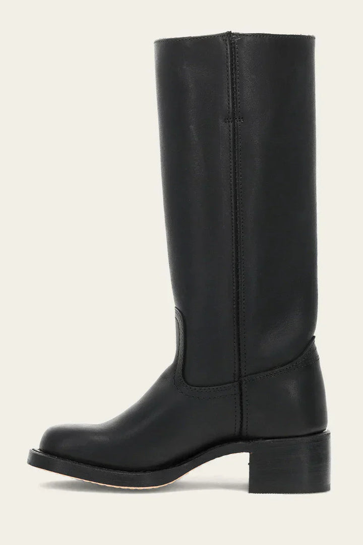 "Bottes en cuir foncé pour femmes, élégantes et confortables, style raffiné et intemporel pour toutes les occasions."