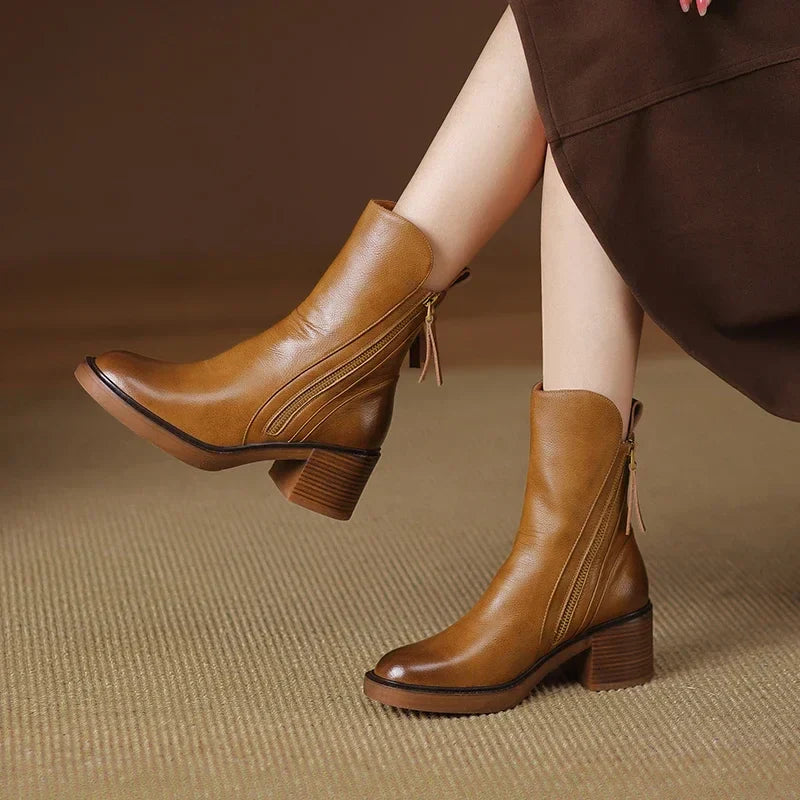 Botki damskie premium ze skóry, eleganckie i wygodne, idealne dla nowoczesnego, trwałego stylu.
