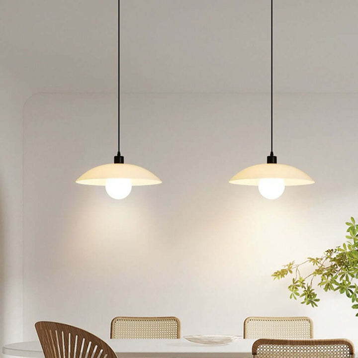 Minimalistyczna Lampa Wisząca z Białego Hartowanego Szkła