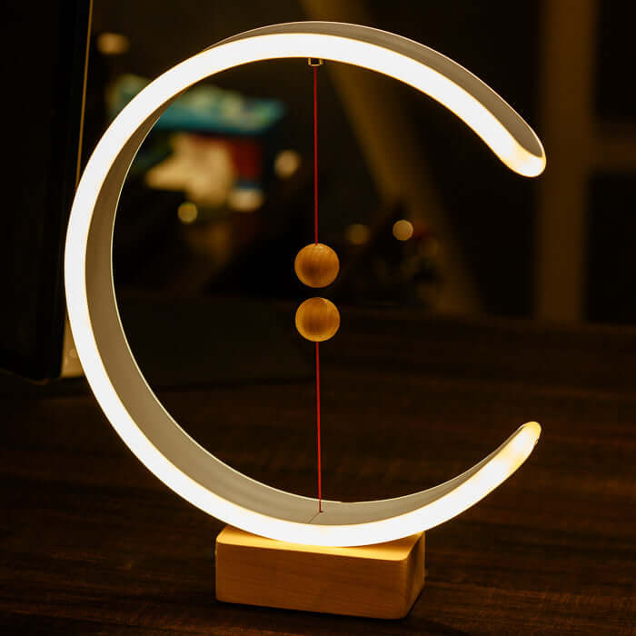 Lampa z interaktywnymi przełącznikami magnetycznymi