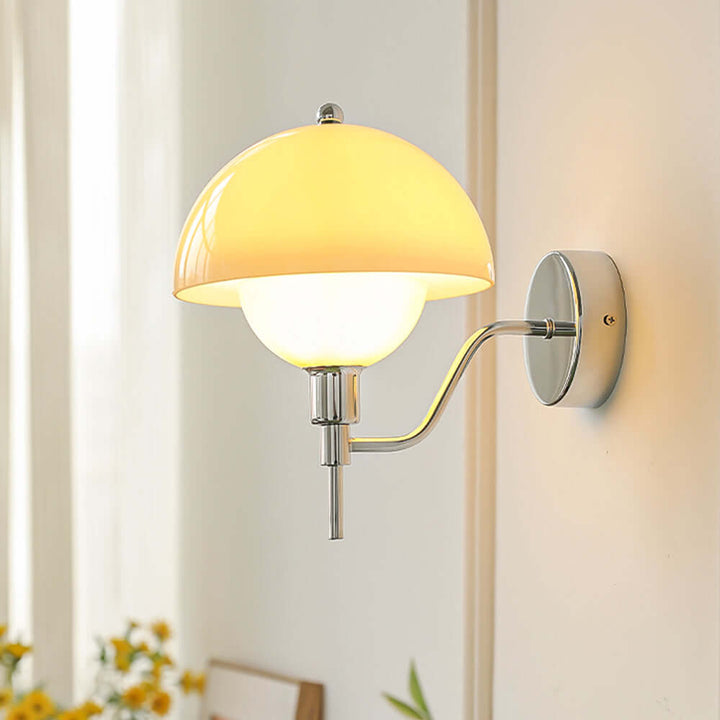 Lampa ścienna w kształcie grzyba, kremowa, wyłączona