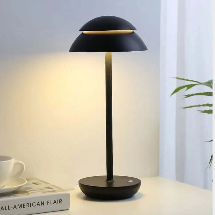Prestiżowa lampa stołowa z oświetleniem