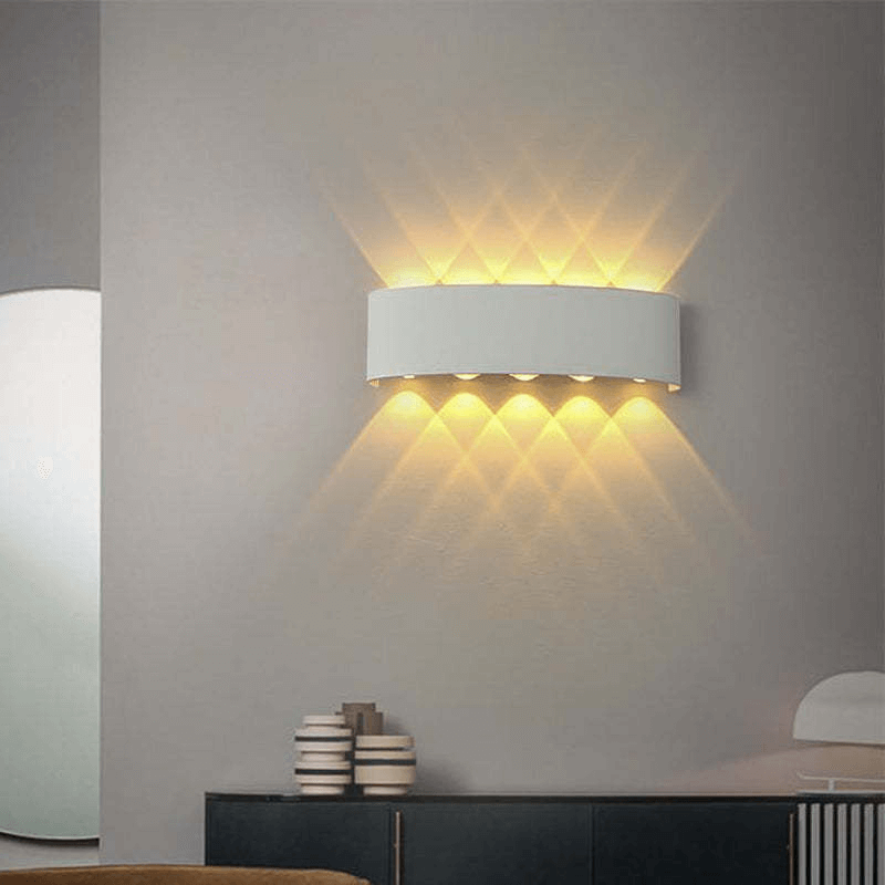 Zewnętrzna Kinkiet LED – Prostokątny Design