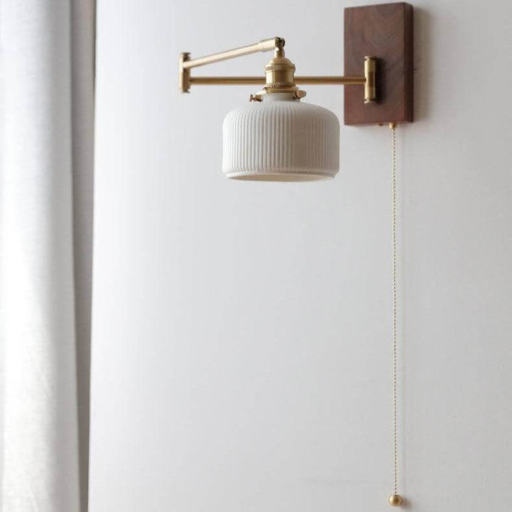 Lampa ścienna ceramiczna z drewnianą podstawą