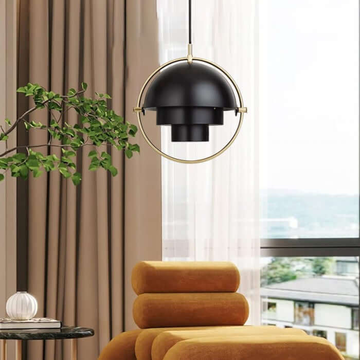 Biała lampa wisząca nad stół
