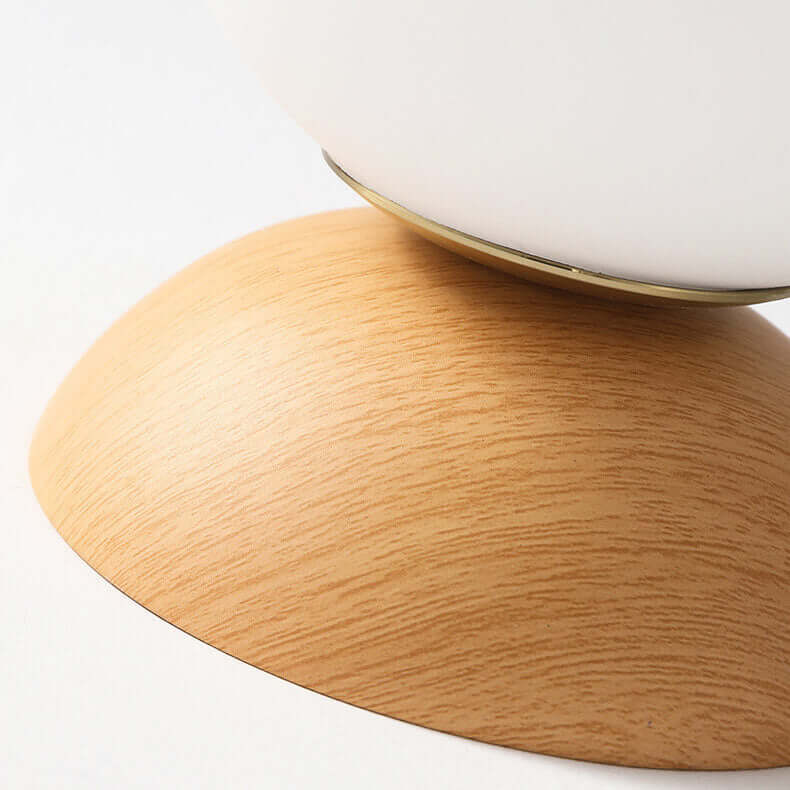 Lampa sufitowa z naturalnego drewna