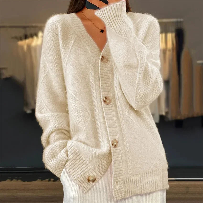 Dzianinowy kardigan V-neck z miękkiej dzianiny, z detalami wykończonymi guzikami, dodaje wyrafinowania Twojej eleganckiej i wygodnej stylizacji