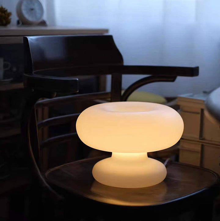Lampa stołowa w kształcie Donuta do salonu