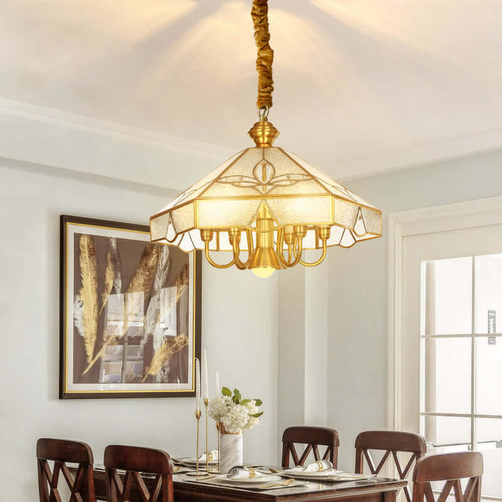 Niklowy żyrandol w geometrycznym kształcie