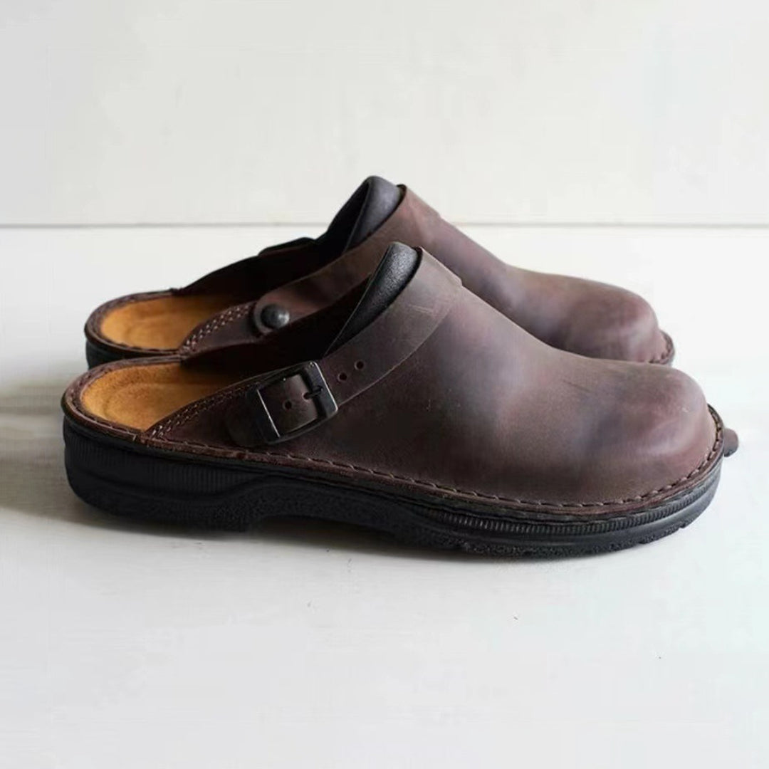 Męskie skórzane kapcie, khaki, eleganckie i wygodne, antypoślizgowa podeszwa, model wsuwany.