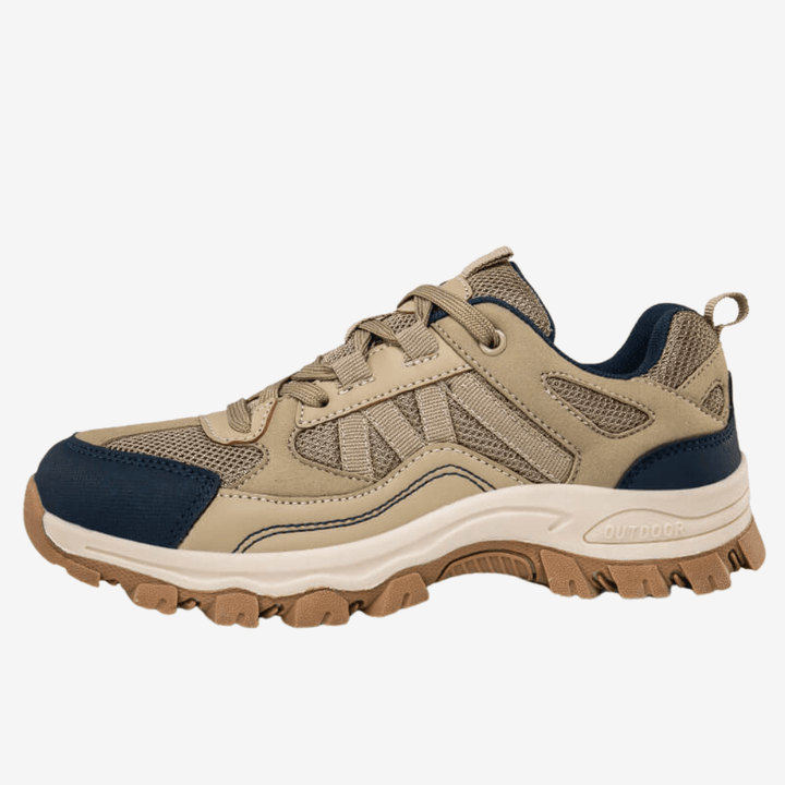 Męskie buty trekkingowe w kolorze beżowym, lekkie i wodoodporne, zapewniające komfort na szlaku.