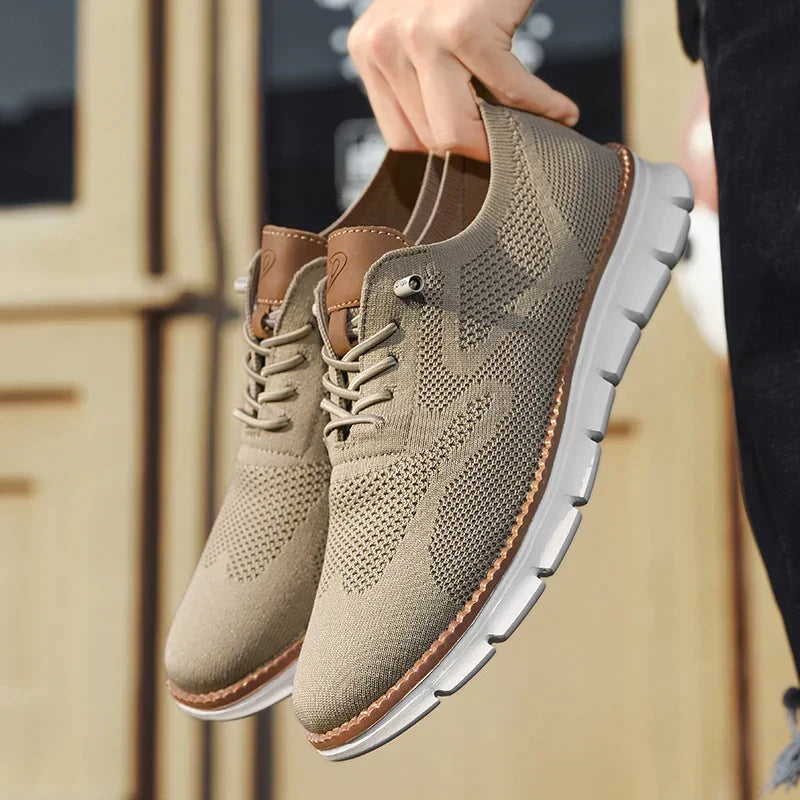 Eleganckie męskie buty casual, wykonane ze skóry, w kolorze czarnym i beżowym, idealne na lato, wygodne, nowoczesny styl.