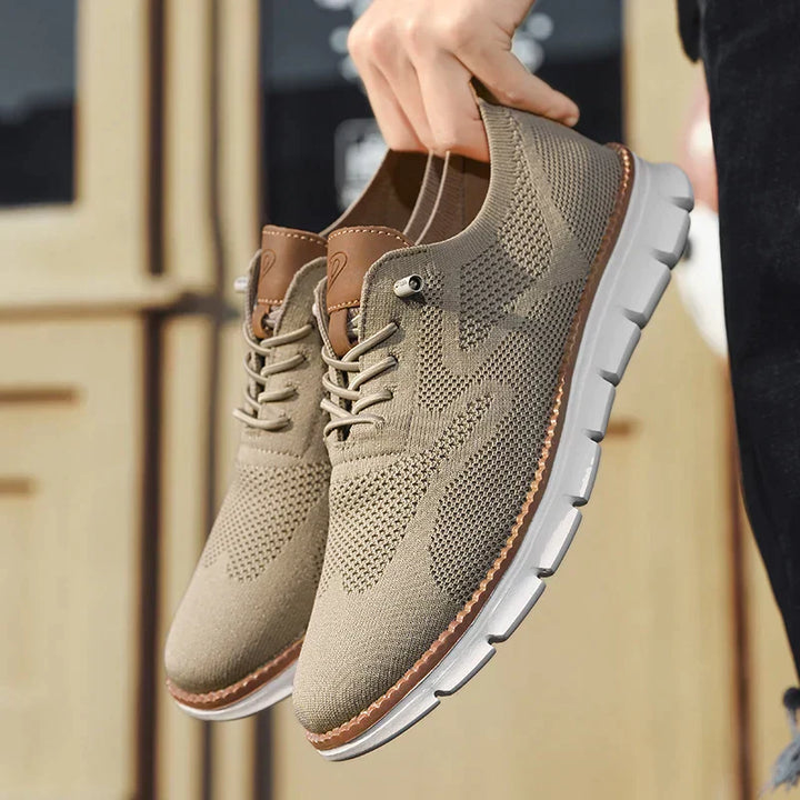 Eleganckie męskie buty casual, wykonane ze skóry, w kolorze czarnym i beżowym, idealne na lato, wygodne, nowoczesny styl.