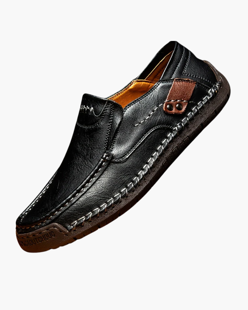 Eleganckie męskie buty casualowe, widok z boku, starannie wykończone, nienaganne detale, komfort i szykowny styl