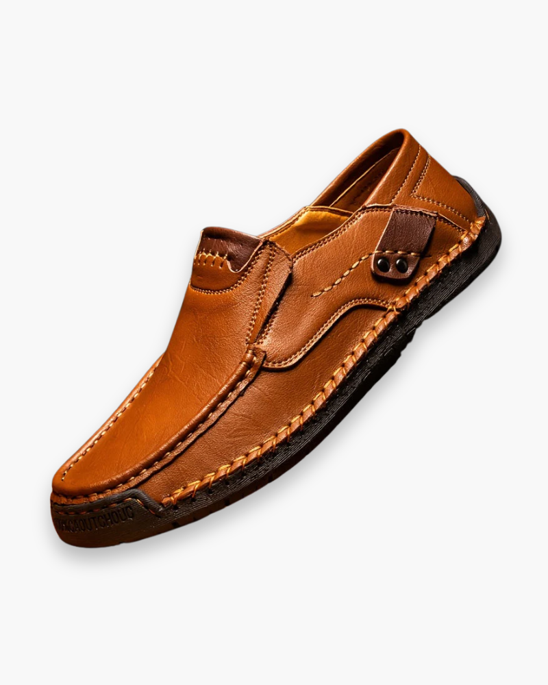 Eleganckie męskie buty casualowe, widok z boku, starannie wykończone, nienaganne detale, komfort i szykowny styl