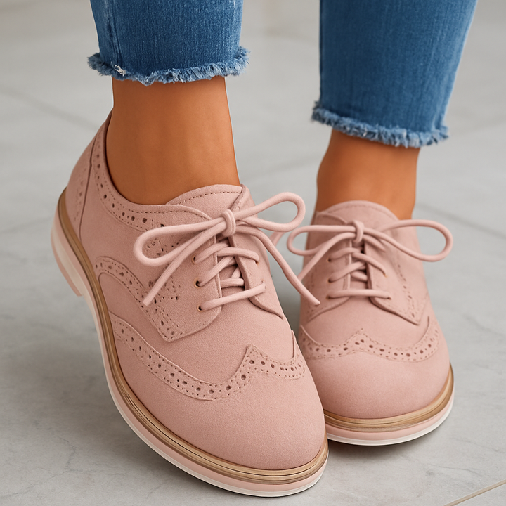 Damskie eleganckie buty skórzane ze sznurowadłami, nowoczesny i zgrabny design, idealne na formalne okazje.