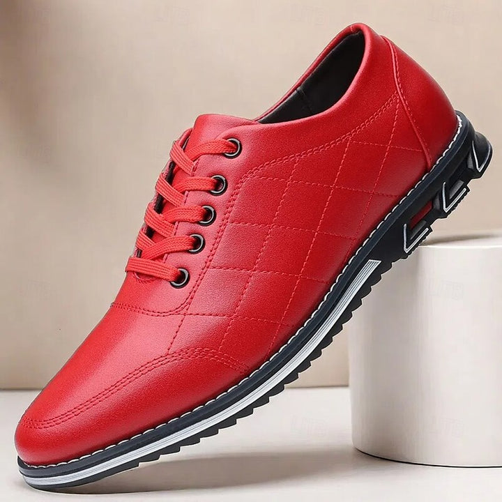 Miękkie, brązowe skórzane buty męskie, elegancki design i dzienna elegancja, idealne na każdą okazję.