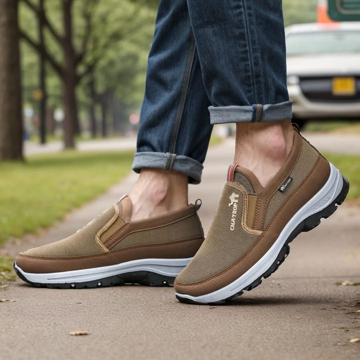 Męskie buty ortopedyczne zapewniające komfort, nowoczesny design, antypoślizgowa podeszwa, idealne na co dzień, dostępne w różnych kolorach.