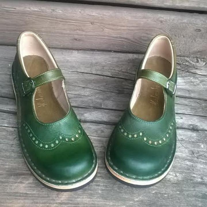 Damskie buty Mary Jane ze skóry vintage, z klamrą, detalami brogue, eleganckie i wygodne.