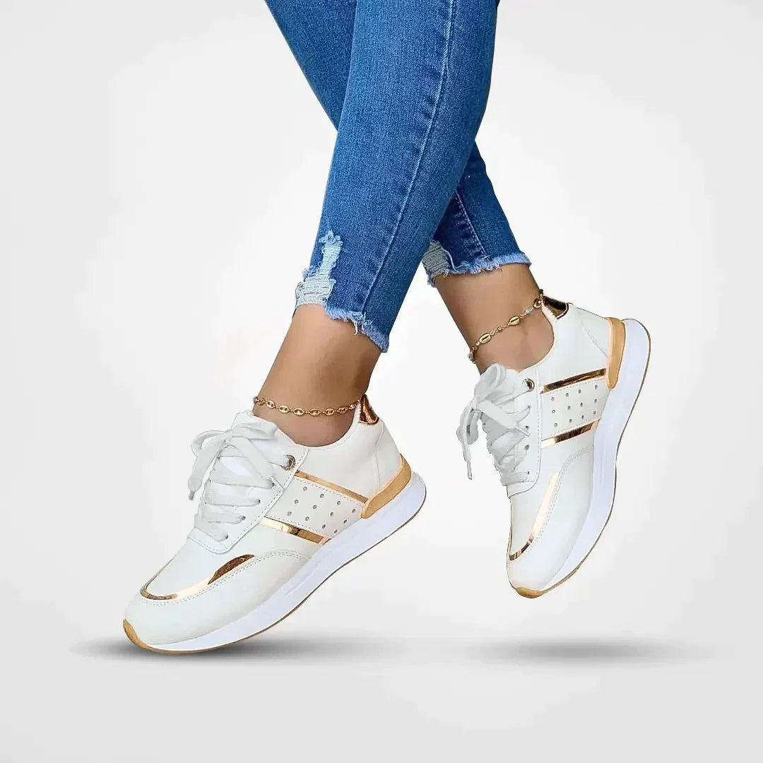 Eleganckie, ortopedyczne buty damskie, nowoczesny design, miękka skóra, podeszwy Vibram dla komfortu i przyczepności. Białe, letnie obuwie.