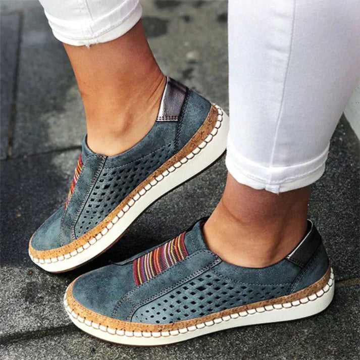 Damskie buty ortopedyczne w kolorze beżowym, z eleganckim designem, antypoślizgową podeszwą, regulowanym zapięciem, dostępne w rozmiarach 35-43.