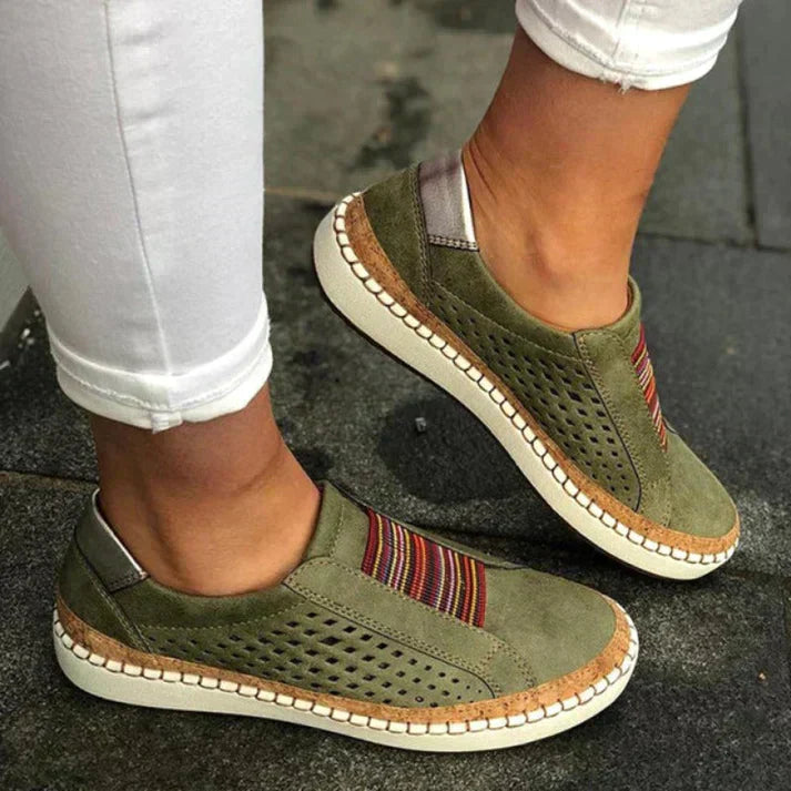 Damskie buty ortopedyczne w kolorze beżowym, z eleganckim designem, antypoślizgową podeszwą, regulowanym zapięciem, dostępne w rozmiarach 35-43.