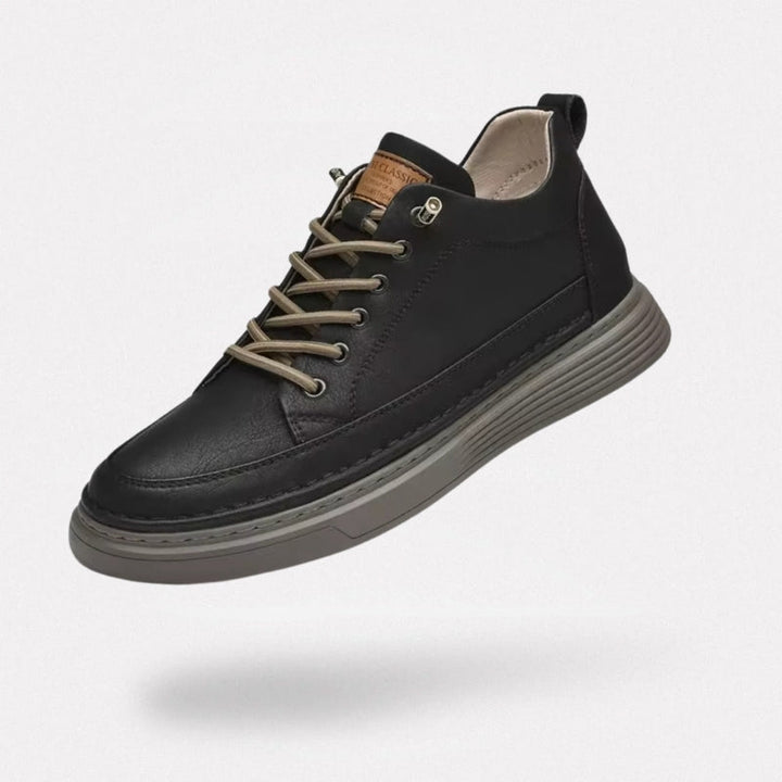 Męskie ortopedyczne buty ze skóry, elegancki design, ergonomiczna podeszwa, najwyższy komfort, kolor czarny.