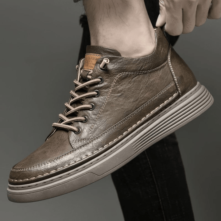 Męskie ortopedyczne buty ze skóry, elegancki design, ergonomiczna podeszwa, najwyższy komfort, kolor czarny.