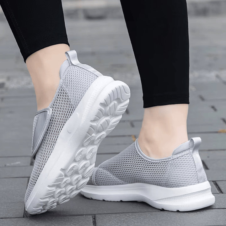 Eleganckie i wygodne buty ortopedyczne dla kobiet z szerokimi stopami, wykonane z elastycznych materiałów.