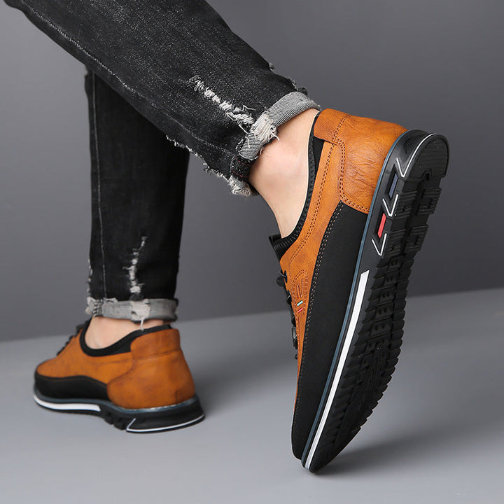 Karmelowe męskie buty Oxford, nowoczesny design, okrągły nosek, sznurowane. Eleganckie i wygodne na formalne okazje.