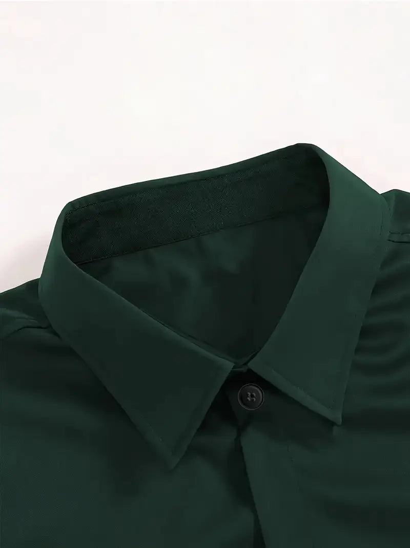 Zielona koszula formalna męska o nowoczesnym kroju, z kołnierzykiem z klapami, z półprzezroczystego materiału, elegancka na profesjonalne okazje