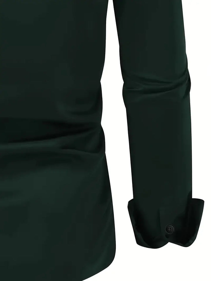 Zielona koszula formalna męska o nowoczesnym kroju, z kołnierzykiem z klapami, z półprzezroczystego materiału, elegancka na profesjonalne okazje
