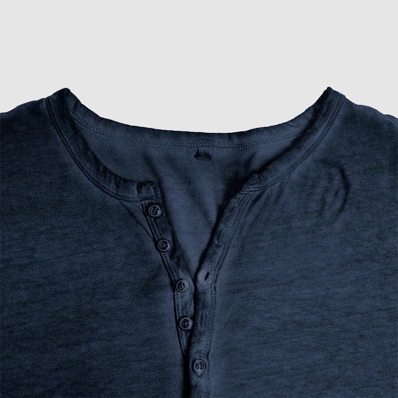 Męska klasyczna koszulka Henley z tkaniny premium, długie rękawy, dopasowany krój, ponadczasowy styl dla elegancji i komfortu.