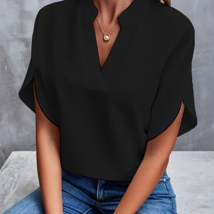 Elegancka satynowa koszula Capucine dla kobiet, delikatny kołnierzyk i mankiety, wyrafinowany design dla wyrafinowanego wyglądu.