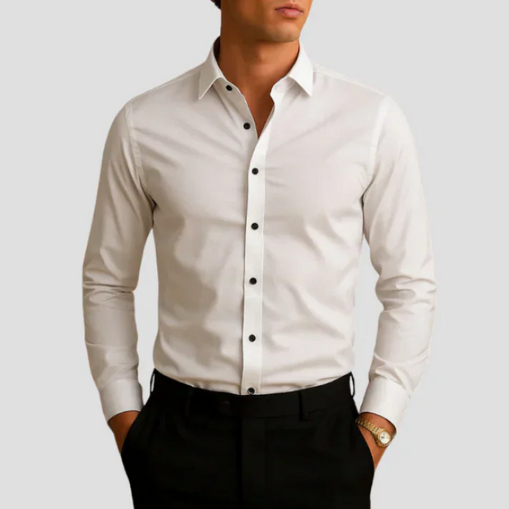 Elegancka męska koszula slim fit, nowoczesny styl, widok z przodu, dopasowany krój, klasyczny kołnierz, miękki materiał, bordowy kolor, wyraźne linie